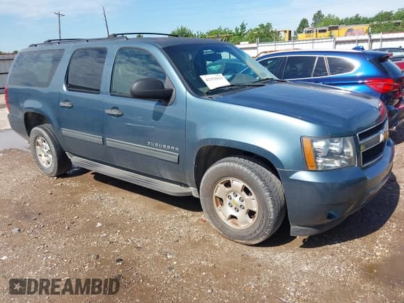 ✅ 2009 Chevrolet Suburban LS • VIN: 1GNFC16079R291885 • Лот: 42352913. Опубликован ранее на IAAI с пробегом 191 994 миль. Бесплатный доступ к архиву аукционных продаж из США и подробный отчёт об истории автомобиля на DreamBid. Изображение 1.