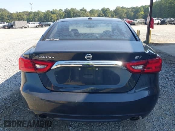 ✅ 2017 Nissan Maxima SR • VIN: 1N4AA6AP3HC390365 • Lot: 43167636. Wystawiony na IAAI z przebiegiem 179 885 mil. Bezpłatny archiwum sprzedaży aukcyjnych z USA i szczegółowy raport historii pojazdu na DreamBid. Zdjęcie 17.