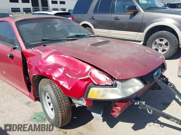 ✅ 1999 Ford Mustang • VIN: 1FAFP4047XF185225 • Lot: 42824357. Wystawiony na IAAI z przebiegiem Nie podano. Bezpłatny archiwum sprzedaży aukcyjnych z USA i szczegółowy raport historii pojazdu na DreamBid. Zdjęcie 6.