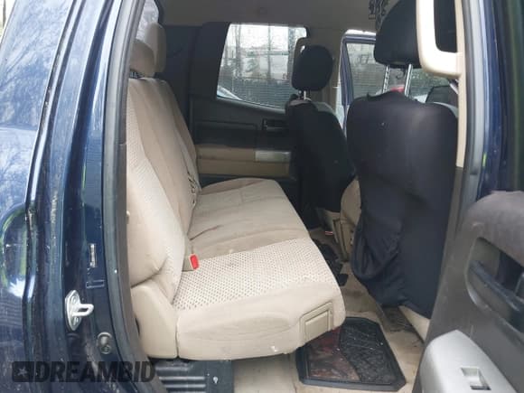 ✅ 2008 Toyota Tundra • VIN: 5TFRU541X8X012543 • Lot: 41976532. Wystawiony na IAAI z przebiegiem 223 729 mil. Bezpłatny archiwum sprzedaży aukcyjnych z USA i szczegółowy raport historii pojazdu na DreamBid. Zdjęcie 8.