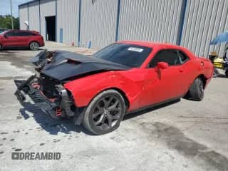 2017 Dodge Challenger SXT Plus z VIN 2C3CDZAG0HH665560, wystawiony jako Copart lot #80188095 z przebiegiem 129 490 mil mil oraz Szkoda całkowita • Salvage title. Historia ofert i sprzedaży dostępna na DreamBid. Obrazek 1.