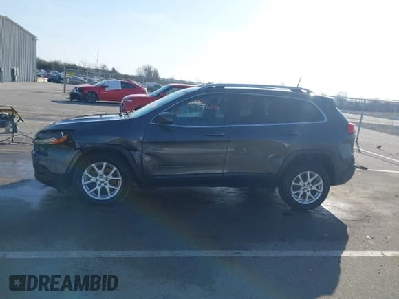 ✅ 2017 Jeep Cherokee 75th Anniversary Edition • VIN: 1C4PJLCB5HW549471 • Lot: 41752346. Wystawiony na IAAI z przebiegiem 118 858 mil. Bezpłatny archiwum sprzedaży aukcyjnych z USA i szczegółowy raport historii pojazdu na DreamBid. Zdjęcie 14.
