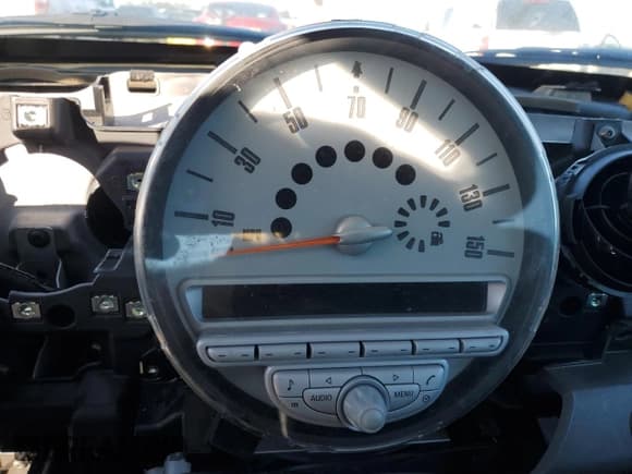 ✅ 2008 MINI Hardtop • VIN: WMWMF335X8TU64025 • Lot: 92147285. Listed on Copart with Not provided. Free auction sales archive from the USA and detailed vehicle history report at DreamBid. Image 9.