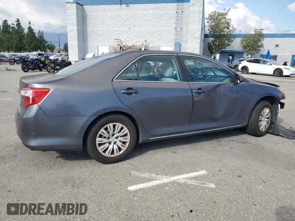 ✅ 2014 Toyota Camry LE • VIN: 4T4BF1FK4ER433005 • Лот: 93349375. Опубликован ранее на Copart с пробегом Не указан. Бесплатный доступ к архиву аукционных продаж из США и подробный отчёт об истории автомобиля на DreamBid. Изображение 3.