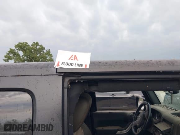 ✅ 2018 Jeep Wrangler Sahara • VIN: 1C4AJWBG4JL852964 • Lot: 42994067. Listed on IAAI with Not provided. Free auction sales archive from the USA and detailed vehicle history report at DreamBid. Image 6.