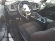 ✅ 2021 Dodge Challenger SXT • VIN: 2C3CDZAGXMH510220 • Lot: 89811875. Wystawiony na Copart z przebiegiem 101 072 mil. Bezpłatny archiwum sprzedaży aukcyjnych z USA i szczegółowy raport historii pojazdu na DreamBid. Zdjęcie 8.