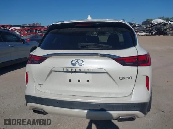 ✅ 2021 Infiniti QX50 Luxe • VIN: 3PCAJ5BA6MF125984 • Lot: 43705927. Wystawiony na IAAI z przebiegiem 48 496 mil. Bezpłatny archiwum sprzedaży aukcyjnych z USA i szczegółowy raport historii pojazdu na DreamBid. Zdjęcie 17.