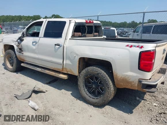 ✅ 2015 Chevrolet Silverado 1500 High Country • VIN: 3GCUKTEC2FG302930 • Лот: 43233337. Опубликован ранее на IAAI с пробегом 137 425 миль. Бесплатный доступ к архиву аукционных продаж из США и подробный отчёт об истории автомобиля на DreamBid. Изображение 3.