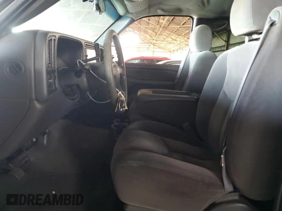 ✅ 2006 Chevrolet Silverado 1500 LS • VIN: 2GCEC13V861349396 • Lot: 75665904. Wystawiony na Copart z przebiegiem 143 078 mil. Bezpłatny archiwum sprzedaży aukcyjnych z USA i szczegółowy raport historii pojazdu na DreamBid. Zdjęcie 7.