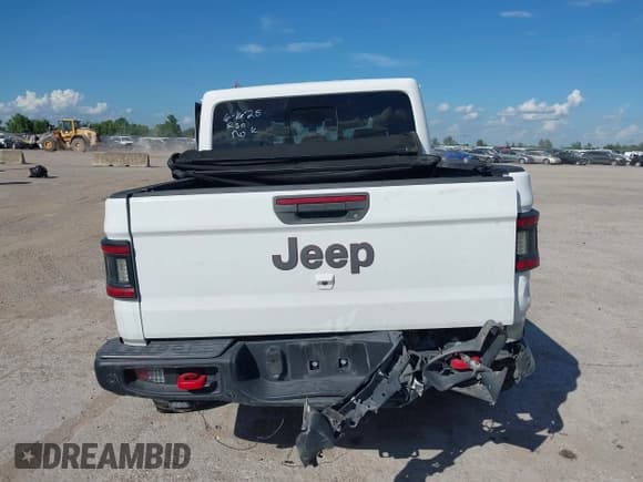 ✅ 2020 Jeep Gladiator Rubicon • VIN: 1C6JJTBG1LL186767 • Лот: 42605268. Опубликован ранее на IAAI с пробегом 106 448 миль. Бесплатный доступ к архиву аукционных продаж из США и подробный отчёт об истории автомобиля на DreamBid. Изображение 16.