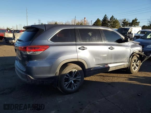 ✅ 2019 Toyota Highlander Hybrid LE • VIN: 5TDBGRFH5KS072916 • Lot: 82644204. Listed on Copart with 107,025 mi. Free auction sales archive from the USA and detailed vehicle history report at DreamBid. Image 3.