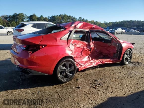 ✅ 2021 Hyundai Elantra SEL • VIN: 5NPLM4AG3MH019798 • Lot: 86709975. Listed on Copart with 120,581 mi. Free auction sales archive from the USA and detailed vehicle history report at DreamBid. Image 3.