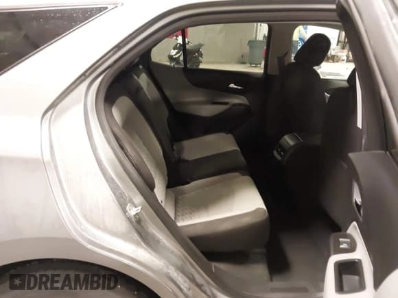 ✅ 2024 Chevrolet Equinox LT • VIN: 3GNAXUEG1RL337054 • Lot: 43627108. Wystawiony na IAAI z przebiegiem 29 627 mil. Bezpłatny archiwum sprzedaży aukcyjnych z USA i szczegółowy raport historii pojazdu na DreamBid. Zdjęcie 8.