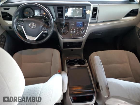 ✅ 2015 Toyota Sienna LE AAS • VIN: 5TDKK3DC3FS575871 • Lot: 86837465. Listed on Copart with 167,122 mi. Free auction sales archive from the USA and detailed vehicle history report at DreamBid. Image 8.