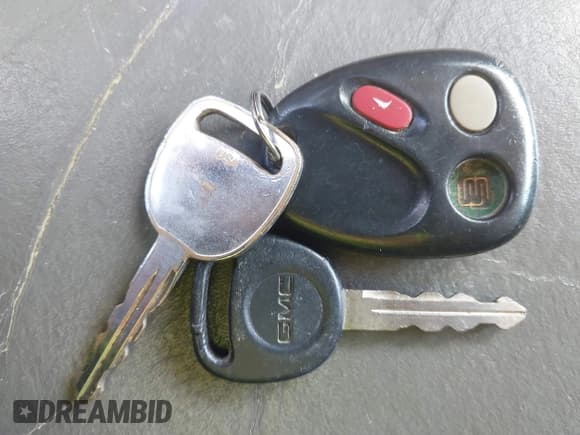 ✅ 2006 GMC Sierra 1500 SLE1 • VIN: 2GTEC13Z361333707 • Lot: 43790725. Listed on IAAI with 172,849 mi. Free auction sales archive from the USA and detailed vehicle history report at DreamBid. Image 11.