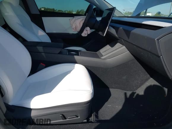 ✅ 2025 Tesla Model 3 Long Range • VIN: 5YJ3E1EA9SF970388 • Lot: 43503731. Wystawiony na IAAI z przebiegiem 3 223 mil. Bezpłatny archiwum sprzedaży aukcyjnych z USA i szczegółowy raport historii pojazdu na DreamBid. Zdjęcie 5.