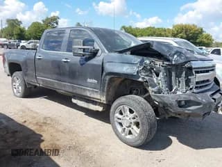 ✅ 2018 Chevrolet Silverado 2500HD High Country • VIN: 1GC1KXEY7JF109379 • Lot: 43361674. Wystawiony na IAAI z przebiegiem 155 011 mil. Bezpłatny archiwum sprzedaży aukcyjnych z USA i szczegółowy raport historii pojazdu na DreamBid. Zdjęcie 1.