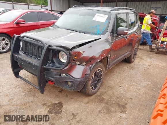 ✅ 2016 Jeep Renegade Trailhawk • VIN: ZACCJBCT8GPD58222 • Lot: 42124151. Listed on IAAI with 197,154 mi. Free auction sales archive from the USA and detailed vehicle history report at DreamBid. Image 2.