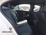 ✅ 2024 Mercedes-Benz C 300 • VIN: W1KAF4GB9RR237165 • Lot: 42907491. Wystawiony na IAAI z przebiegiem 8 143 mil. Bezpłatny archiwum sprzedaży aukcyjnych z USA i szczegółowy raport historii pojazdu na DreamBid. Zdjęcie 8.