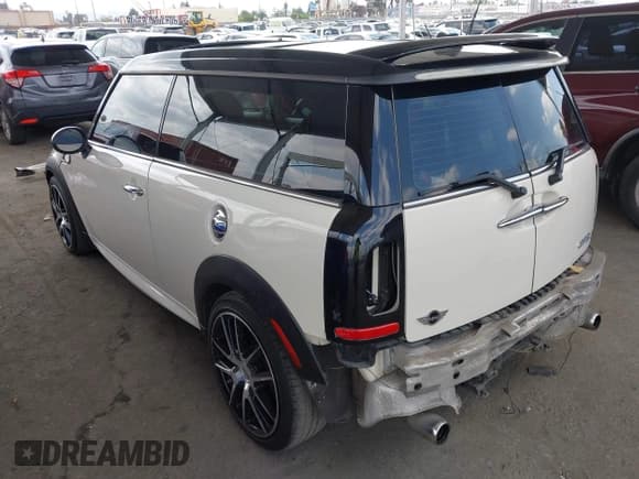 ✅ 2010 MINI Clubman S • VIN: WMWMM3C52ATP94169 • Lot: 43145361. Wystawiony na IAAI z przebiegiem 109 367 mil. Bezpłatny archiwum sprzedaży aukcyjnych z USA i szczegółowy raport historii pojazdu na DreamBid. Zdjęcie 3.