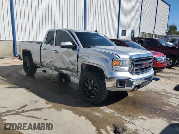 ✅ 2015 GMC Sierra 1500 SLE • VIN: 1GTV2UEC6FZ408808 • Лот: 86176075. Опубликован ранее на Copart с пробегом 146 808 миль. Бесплатный доступ к архиву аукционных продаж из США и подробный отчёт об истории автомобиля на DreamBid. Изображение 4.