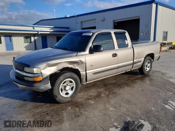 ✅ 2001 Chevrolet Silverado 1500 LS • VIN: 2GCEC19V211262447 • Lot: 91241635. Wystawiony na Copart z przebiegiem 171 333 mil. Bezpłatny archiwum sprzedaży aukcyjnych z USA i szczegółowy raport historii pojazdu na DreamBid. Zdjęcie 1.