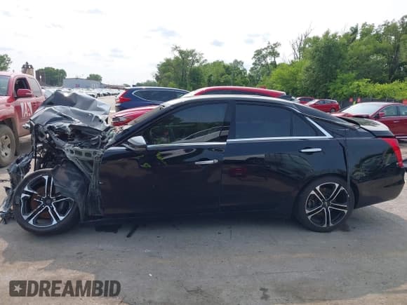 ✅ 2016 Cadillac CTS Luxury Collection AWD • VIN: 1G6AX5SX5G0103726 • Лот: 42370220. Опубликован ранее на IAAI с пробегом 172 586 миль. Бесплатный доступ к архиву аукционных продаж из США и подробный отчёт об истории автомобиля на DreamBid. Изображение 14.