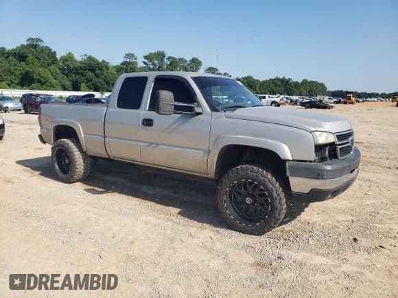 ✅ 2007 Chevrolet Silverado 2500HD LT2 • VIN: 1GCHK29D17E136598 • Lot: 51532615. Listed on Copart with 349,023 mi. Free auction sales archive from the USA and detailed vehicle history report at DreamBid. Image 4.