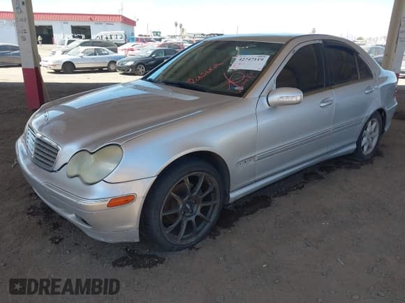 ✅ 2004 Mercedes-Benz C 240 • VIN: WDBRF61J74E016669 • Lot: 42747119. Wystawiony na IAAI z przebiegiem Nie podano. Bezpłatny archiwum sprzedaży aukcyjnych z USA i szczegółowy raport historii pojazdu na DreamBid. Zdjęcie 2.