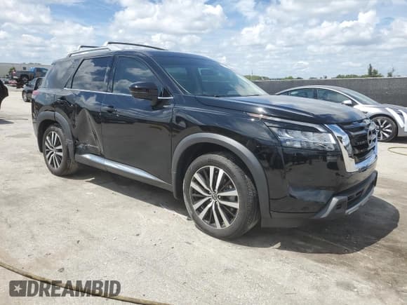 ✅ 2024 Nissan Pathfinder Platinum • VIN: 5N1DR3DH6RC204267 • Lot: 80094585. Listed on Copart with 17,724 mi. Free auction sales archive from the USA and detailed vehicle history report at DreamBid. Image 4.