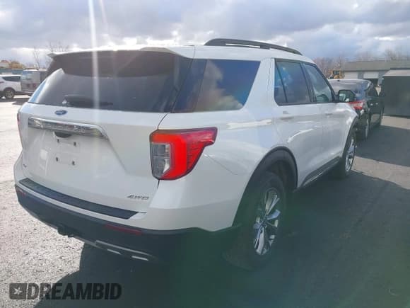 ✅ 2023 Ford Explorer XLT • VIN: 1FMSK8DH7PGB43865 • Lot: 43648750. Wystawiony na IAAI z przebiegiem 17 994 mil. Bezpłatny archiwum sprzedaży aukcyjnych z USA i szczegółowy raport historii pojazdu na DreamBid. Zdjęcie 4.
