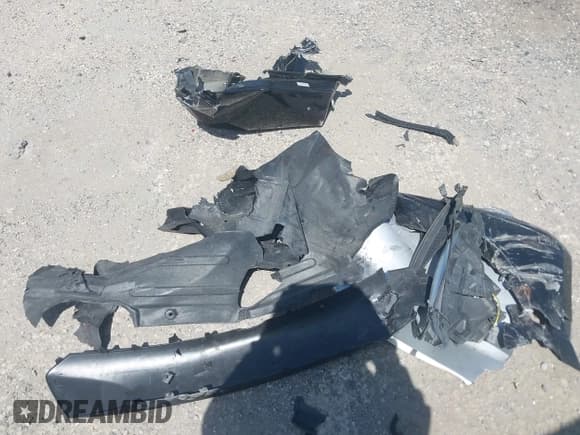 ✅ 2014 Hyundai Genesis Coupe Ultimate • VIN: KMHHU6KJ0EU119484 • Lot: 42589882. Wystawiony na IAAI z przebiegiem 96 957 mil. Bezpłatny archiwum sprzedaży aukcyjnych z USA i szczegółowy raport historii pojazdu na DreamBid. Zdjęcie 11.