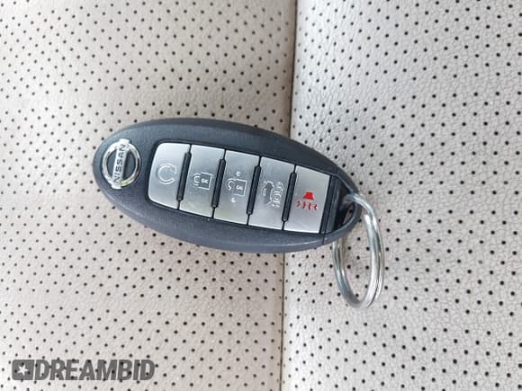 ✅ 2016 Nissan Maxima SL • VIN: 1N4AA6AP0GC429220 • Lot: 43874397. Wystawiony na IAAI z przebiegiem 223 137 mil. Bezpłatny archiwum sprzedaży aukcyjnych z USA i szczegółowy raport historii pojazdu na DreamBid. Zdjęcie 11.