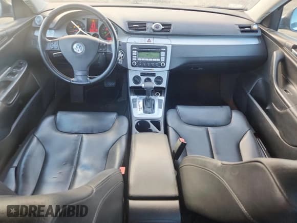 ✅ 2009 Volkswagen Passat Komfort • VIN: WVWJK73CX9P021634 • Lot: 91974125. Listed on Copart with 223,339 mi. Free auction sales archive from the USA and detailed vehicle history report at DreamBid. Image 8.