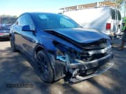 ✅ 2022 Tesla Model Y Long Range • VIN: 7SAYGDEE5NF314085 • Lot: 42233275. Wystawiony na IAAI z przebiegiem 30 024 mil. Bezpłatny archiwum sprzedaży aukcyjnych z USA i szczegółowy raport historii pojazdu na DreamBid. Zdjęcie 1.