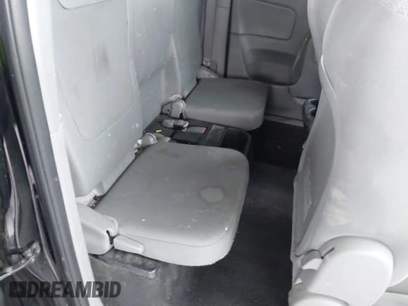 ✅ 2015 Toyota Tacoma • VIN: 5TFUX4EN8FX034499 • Lot: 42254201. Listed on IAAI with 177,756 mi. Free auction sales archive from the USA and detailed vehicle history report at DreamBid. Image 8.