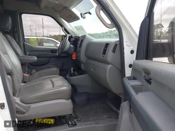 ✅ 2013 Nissan NV SV • VIN: 1N6BF0LY4DN103310 • Lot: 42135456. Listed on IAAI with 122,968 mi. Free auction sales archive from the USA and detailed vehicle history report at DreamBid. Image 5.