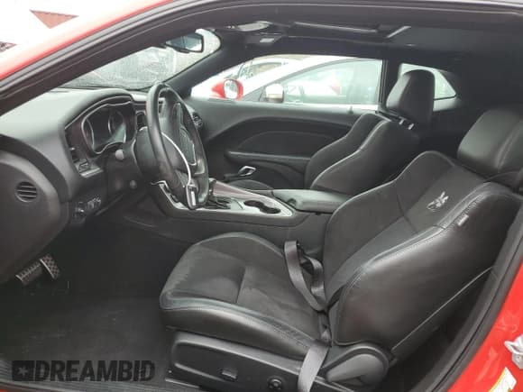 ✅ 2019 Dodge Challenger R/T Scat Pack • VIN: 2C3CDZFJ2KH574060 • Lot: 62264764. Wystawiony na Copart z przebiegiem 48 592 mil. Bezpłatny archiwum sprzedaży aukcyjnych z USA i szczegółowy raport historii pojazdu na DreamBid. Zdjęcie 7.