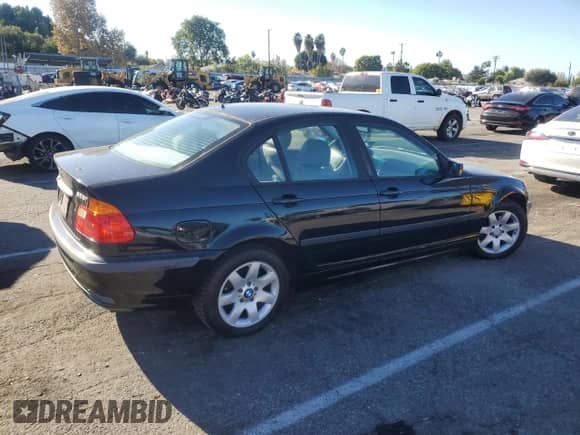 1999 BMW 3 Series 323i с VIN WBAAM3331XKC56081, выставлен на аукционе Copart как лот 82767554 с пробегом 92 916 миль миль и Списание • Salvage title. История ставок и продаж доступна на DreamBid. Изображение 3.