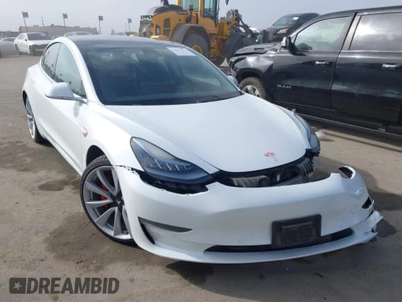✅ 2019 Tesla Model 3 Long Range • VIN: 5YJ3E1EB0KF422014 • Lot: 43605200. Wystawiony na IAAI z przebiegiem 125 454 mil. Bezpłatny archiwum sprzedaży aukcyjnych z USA i szczegółowy raport historii pojazdu na DreamBid. Zdjęcie 1.