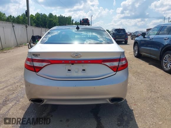 ✅ 2012 Hyundai Azera • VIN: KMHFH4JGXCA182208 • Лот: 42559319. Опубликован ранее на IAAI с пробегом 236 086 миль. Бесплатный доступ к архиву аукционных продаж из США и подробный отчёт об истории автомобиля на DreamBid. Изображение 16.