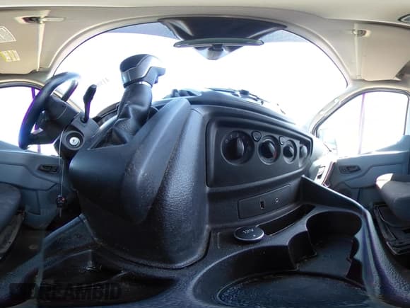 ✅ 2016 Ford Transit XL • VIN: 1FDZK1CM5GKA93503 • Lot: 41986414. Wystawiony na IAAI z przebiegiem 71 849 mil. Bezpłatny archiwum sprzedaży aukcyjnych z USA i szczegółowy raport historii pojazdu na DreamBid. Zdjęcie 19.