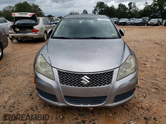✅ 2012 Suzuki Kizashi SE • VIN: JS2RE9A31C6101190 • Лот: 73465354. Опубликован ранее на Copart с пробегом 154 466 миль. Бесплатный доступ к архиву аукционных продаж из США и подробный отчёт об истории автомобиля на DreamBid. Изображение 5.