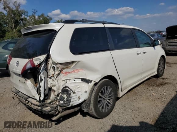 ✅ 2019 Toyota Sienna Limited • VIN: 5TDYZ3DC2KS977445 • Lot: 93521265. Wystawiony na Copart z przebiegiem 104 377 mil. Bezpłatny archiwum sprzedaży aukcyjnych z USA i szczegółowy raport historii pojazdu na DreamBid. Zdjęcie 3.