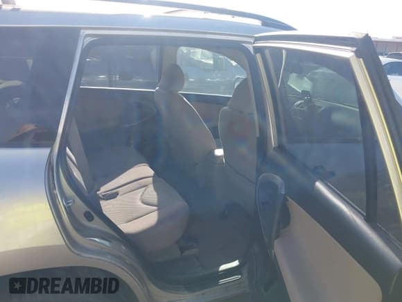 ✅ 2007 Toyota RAV4 • VIN: JTMBK33V176015173 • Лот: 42593508. Опубликован ранее на IAAI с пробегом 159 568 миль. Бесплатный доступ к архиву аукционных продаж из США и подробный отчёт об истории автомобиля на DreamBid. Изображение 8.