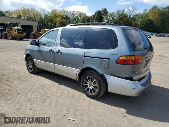 ✅ 2000 Toyota Sienna LE • VIN: 4T3ZF13C2YU286474 • Lot: 74230384. Listed on Copart with 118,988 mi. Free auction sales archive from the USA and detailed vehicle history report at DreamBid. Image 2.