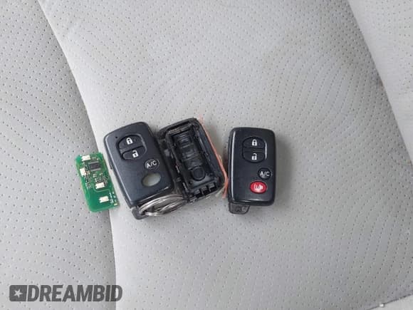 ✅ 2014 Toyota Prius Four • VIN: JTDKN3DU3E1820082 • Lot: 41167904. Wystawiony na IAAI z przebiegiem 134 567 mil. Bezpłatny archiwum sprzedaży aukcyjnych z USA i szczegółowy raport historii pojazdu na DreamBid. Zdjęcie 11.