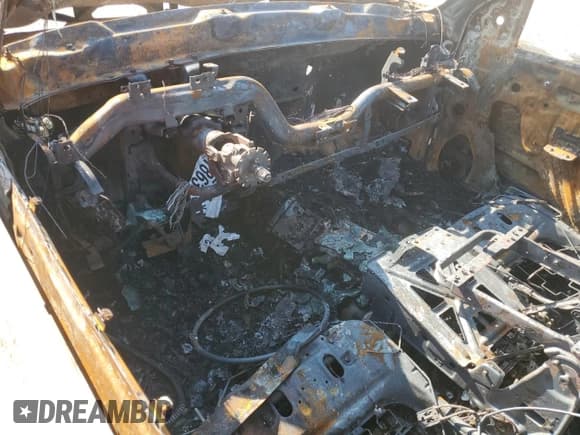 ✅ 2015 Chevrolet Silverado 2500HD LT • VIN: 1GC1KVE80FF104102 • Лот: 61553115. Опубликован ранее на Copart с пробегом Не указан. Бесплатный доступ к архиву аукционных продаж из США и подробный отчёт об истории автомобиля на DreamBid. Изображение 8.