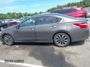 ✅ 2017 Nissan Altima SR • VIN: 1N4AL3AP0HC184879 • Lot: 43080720. Listed on IAAI with 186,994 mi. Free auction sales archive from the USA and detailed vehicle history report at DreamBid. Image 14.