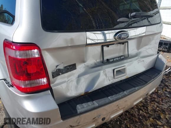 ✅ 2012 Ford Escape Limited • VIN: 1FMCU0E76CKC63976 • Lot: 43487904. Wystawiony na IAAI z przebiegiem 193 686 mil. Bezpłatny archiwum sprzedaży aukcyjnych z USA i szczegółowy raport historii pojazdu na DreamBid. Zdjęcie 17.